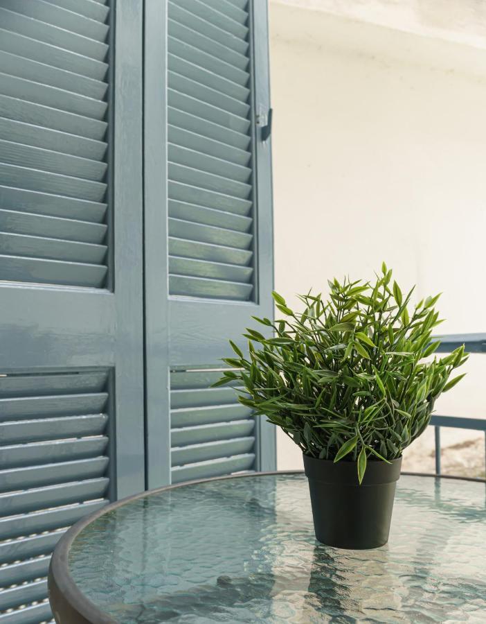 Couple Getaway With Queen Bed Apartment Atena Exterior foto