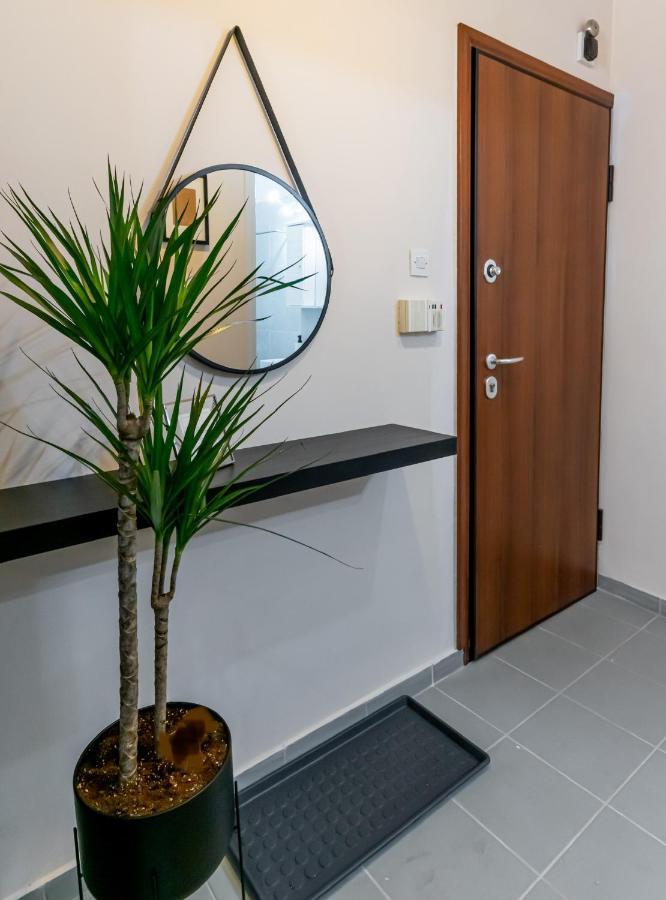 Couple Getaway With Queen Bed Apartment Atena Exterior foto