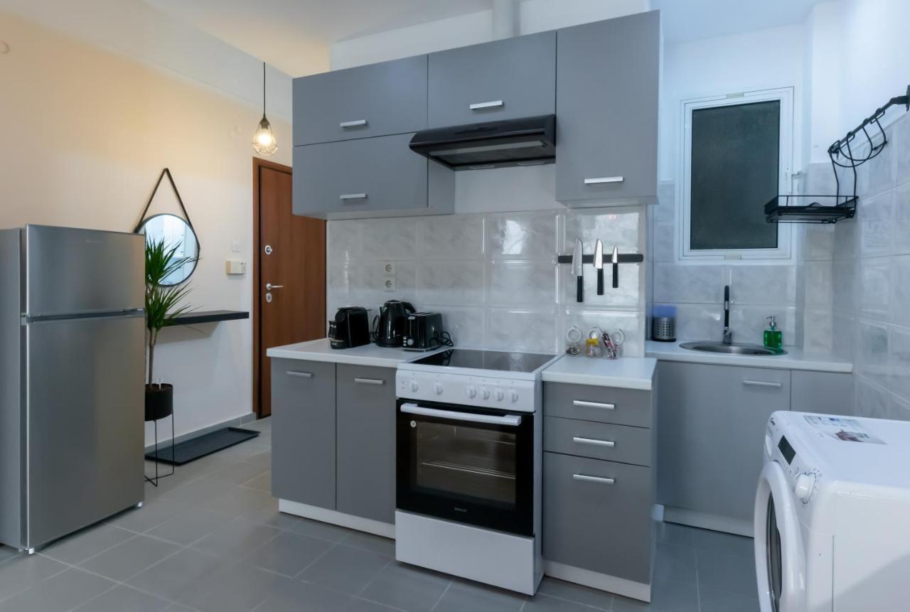 Couple Getaway With Queen Bed Apartment Atena Exterior foto