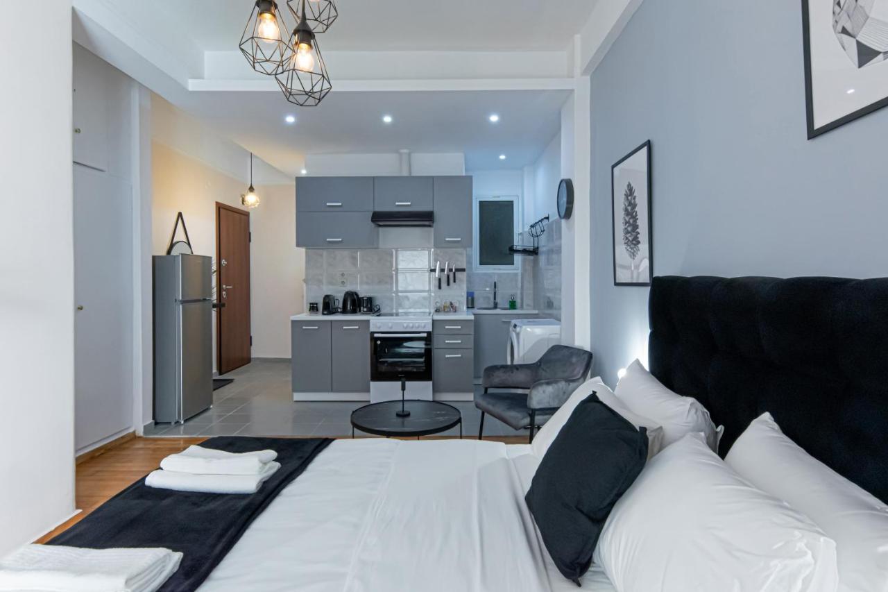 Couple Getaway With Queen Bed Apartment Atena Exterior foto